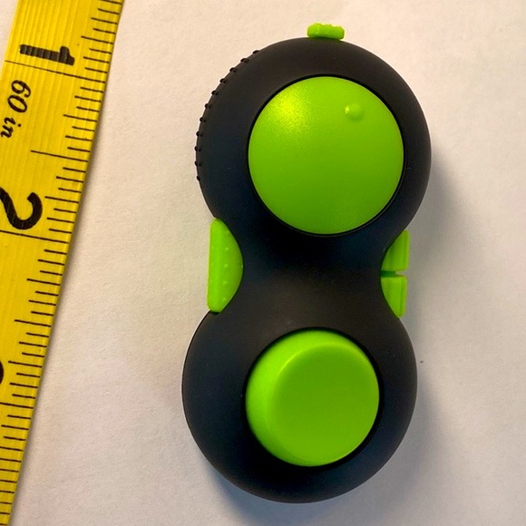 FIDGET! UNIVERSAL Gamer/Remote control Clicker! For Kids & Adults! POCKET Size🔥 - Picture 3 of 4